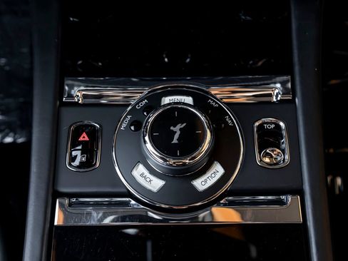 Certified 2018 Rolls-Royce Dawn RWD image 17