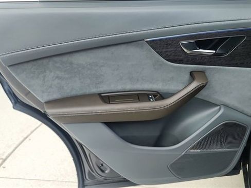 Used 2023 Audi Q8 Prestige w/ Prestige Package image 33