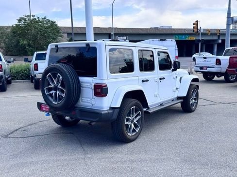 Used 2024 Jeep Wrangler Unlimited w/ Convenience Group AWD/4WD image 7