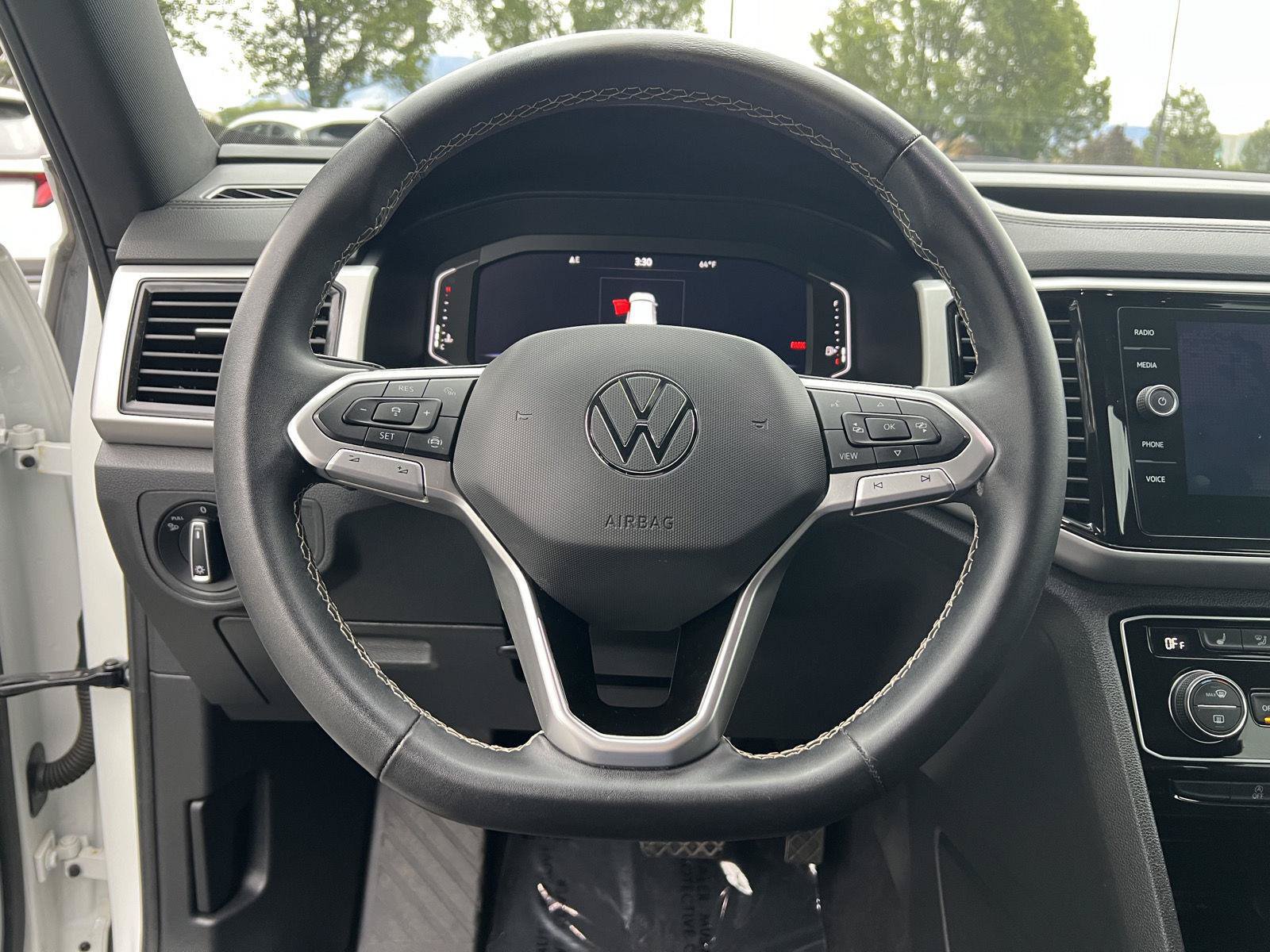 Used 2022 Volkswagen Atlas Cross Sport SE FWD image 6