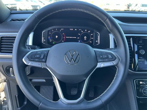 Used 2022 Volkswagen Atlas Cross Sport SE image 11