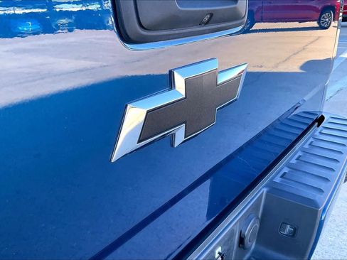 Used 2018 Chevrolet Silverado 1500 LT w/ Texas Edition image 28