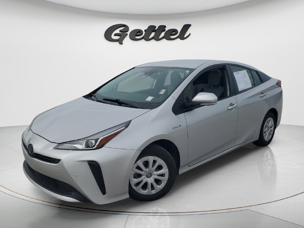 Used 2020 Toyota Prius LE FWD image 1