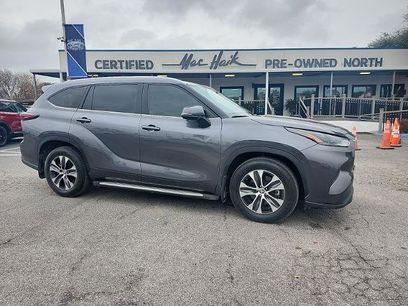 Used 2024 Toyota Highlander XLE