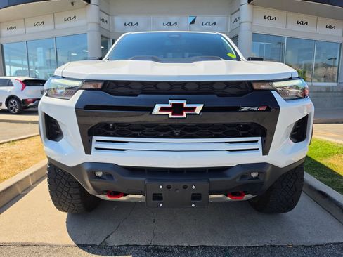 Used 2024 Chevrolet Colorado ZR2 w/ ZR2 Convenience Package III AWD/4WD image 2