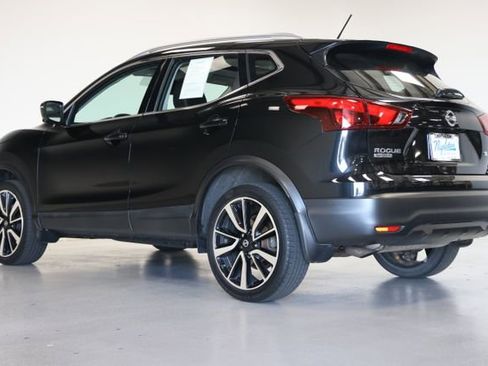 Used 2018 Nissan Rogue Sport SL w/ SL Premium Package AWD/4WD image 12