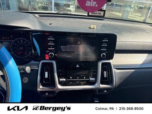 Certified 2021 Kia Sorento S w/ Panoramic Sunroof Package AWD/4WD image 10