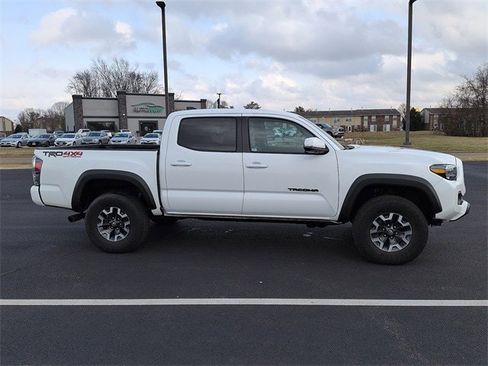 Certified 2023 Toyota Tacoma TRD Off-Road w/ TRD Premium Off Road Package image 8