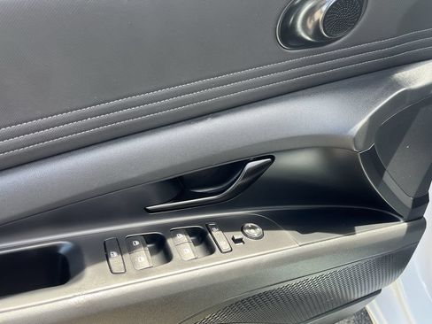 Used 2025 Hyundai Elantra Sport FWD image 20