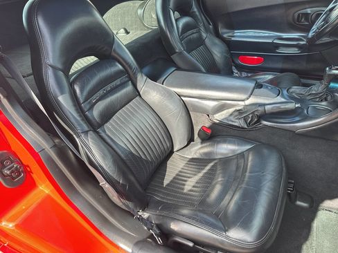 Used 1997 Chevrolet Corvette Coupe w/ Performance Handling Pkg image 38