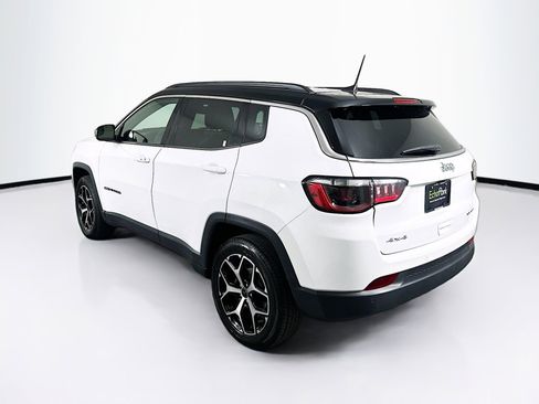 Used 2025 Jeep Compass Limited AWD/4WD image 5