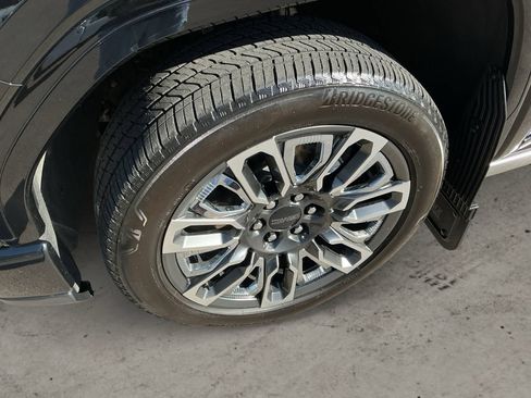 Certified 2024 GMC Sierra 1500 Denali Ultimate AWD/4WD image 9