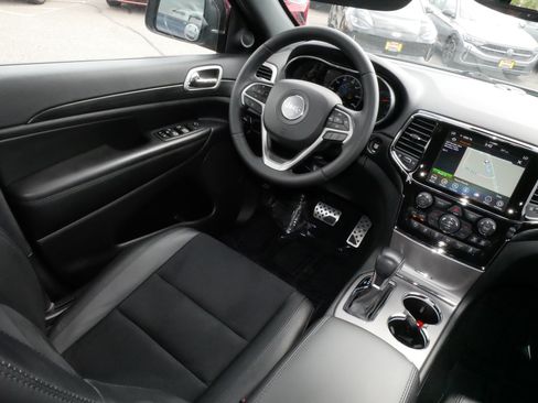 Used 2022 Jeep Grand Cherokee Laredo X AWD/4WD image 9