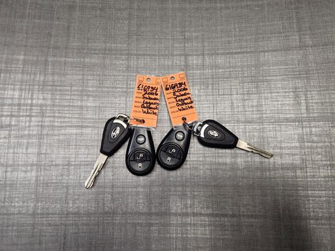 Used 2006 Subaru Outback 3.0R L.L. Bean image 2