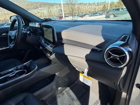 New 2026 Chevrolet Equinox LT w/ Convenience Package II image 39