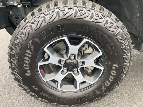 Used 2023 Jeep Wrangler Rubicon w/ Cold Weather Group AWD/4WD image 13
