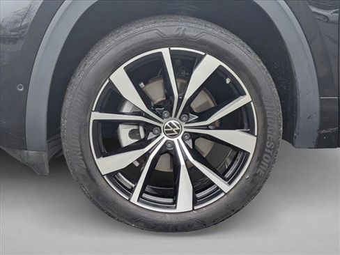 Used 2024 Volkswagen Atlas SEL Premium R-Line AWD/4WD image 27