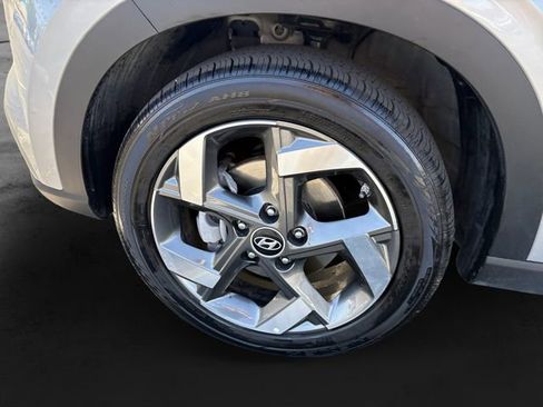 Used 2025 Hyundai Venue SEL FWD image 11