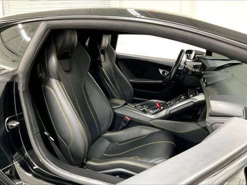 Used 2017 Lamborghini Huracan LP 580-2 RWD image 12