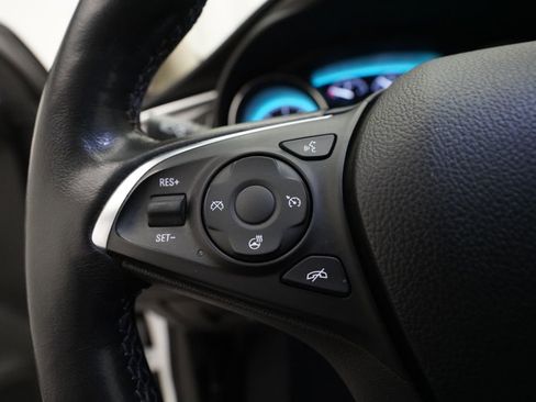 Used 2017 Buick Envision Essence FWD image 18