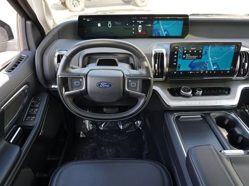 Used 2025 Ford Expedition Platinum AWD/4WD image 20