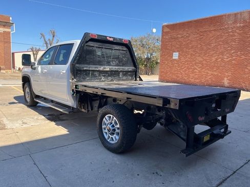 Used 2024 Chevrolet Silverado 2500 LT w/ Convenience Package image 4