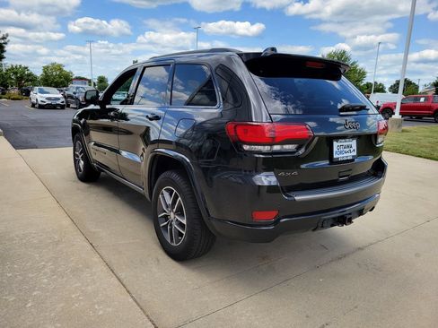 Used 2016 Jeep Grand Cherokee Limited 75th Anniversary AWD/4WD image 7