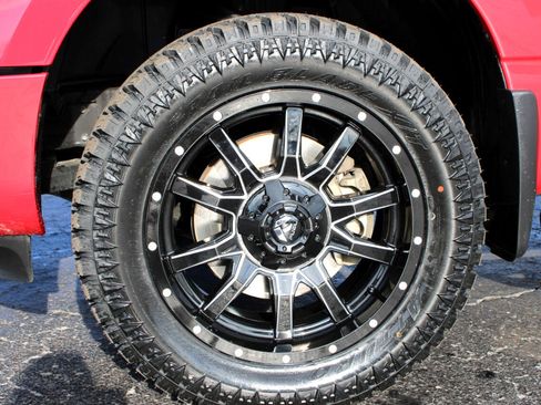 Used 2022 Nissan Titan SV w/ SV Convenience Package image 46