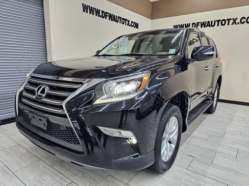 Used 2017 Lexus GX 460 image 2
