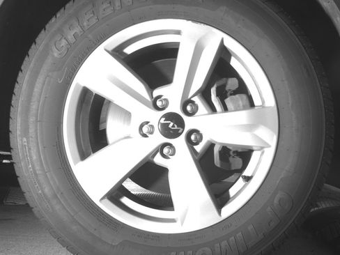 Used 2023 Kia Sorento LX AWD/4WD image 13