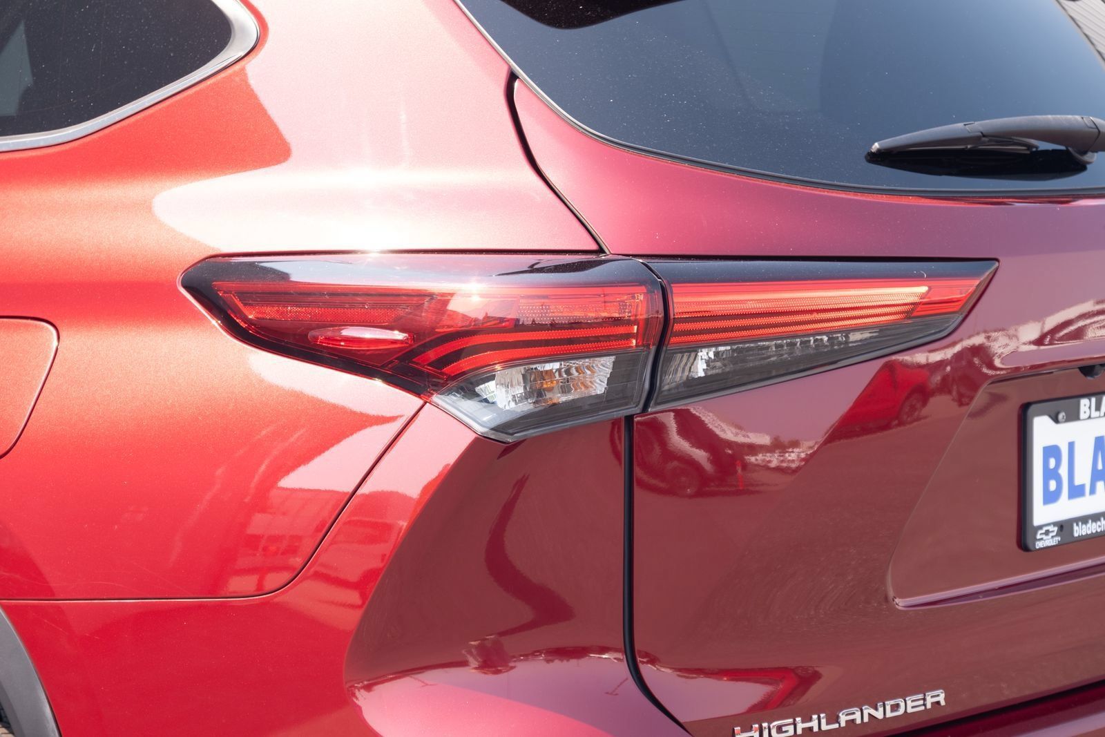 Used 2021 Toyota Highlander XLE AWD/4WD image 26