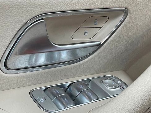 Used 2024 Mercedes-Benz GLE 450e 4MATIC image 16