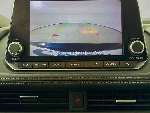 Used 2024 Nissan Rogue SV FWD image 16