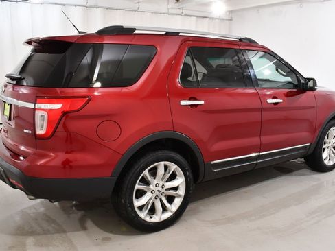 Used 2014 Ford Explorer XLT w/ Equipment Group 202A image 11
