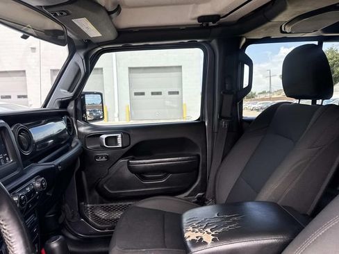 Used 2022 Jeep Gladiator Sport AWD/4WD image 15