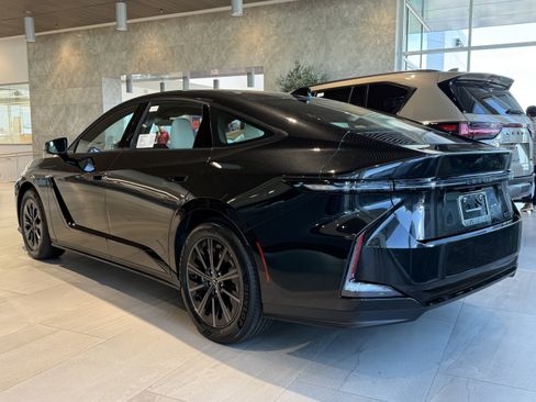 New 2026 Lexus ES 350e FWD image 9