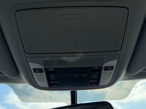 Used 2017 Acura TLX image 22