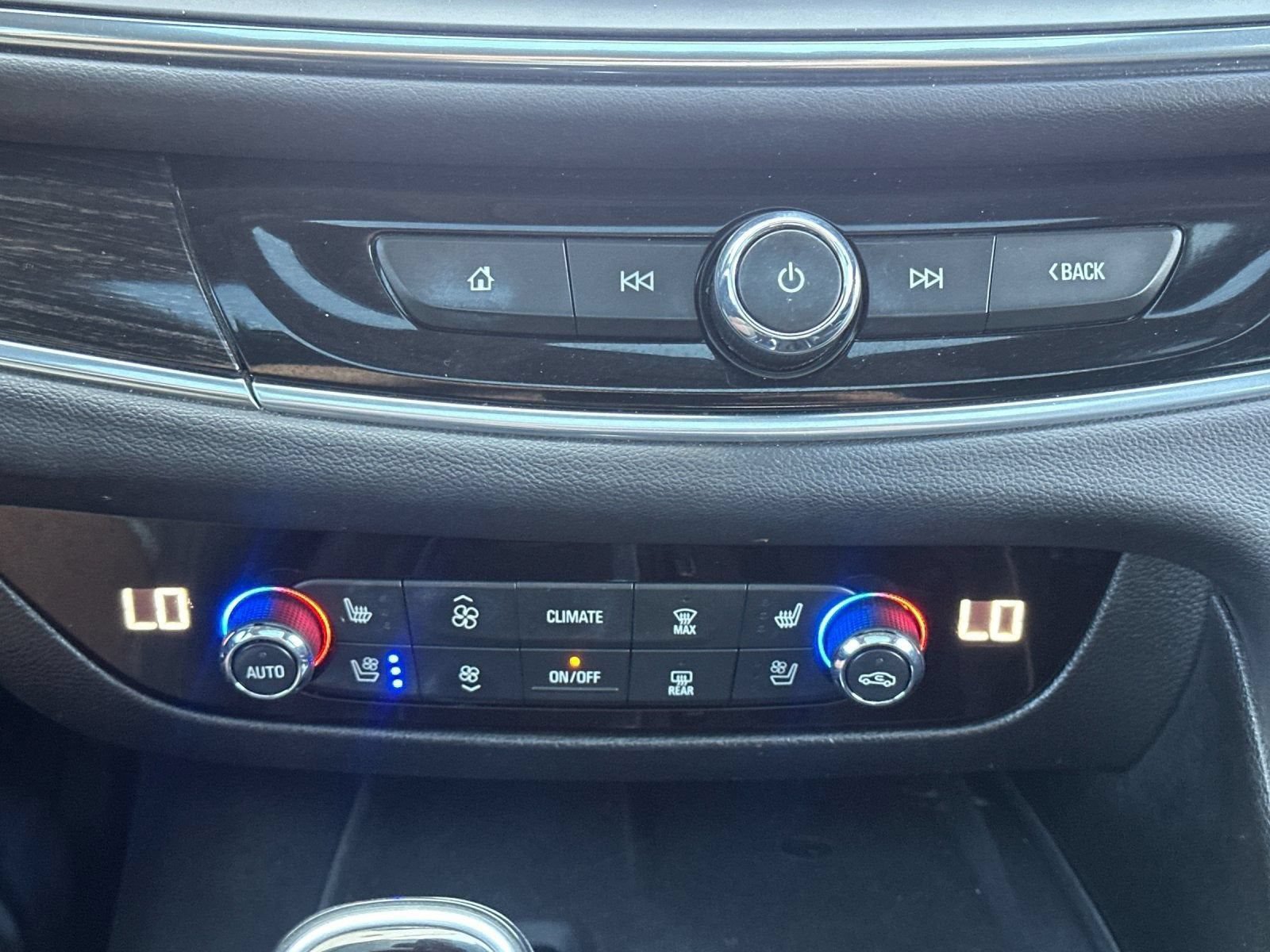 Used 2021 Buick Enclave Avenir w/ Avenir Technology Package AWD/4WD image 25