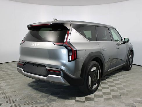 Used 2024 Kia EV9 Light RWD image 47
