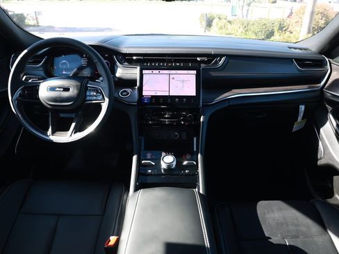 New 2025 Jeep Grand Cherokee Overland w/ Luxury Tech Group IV AWD/4WD image 22