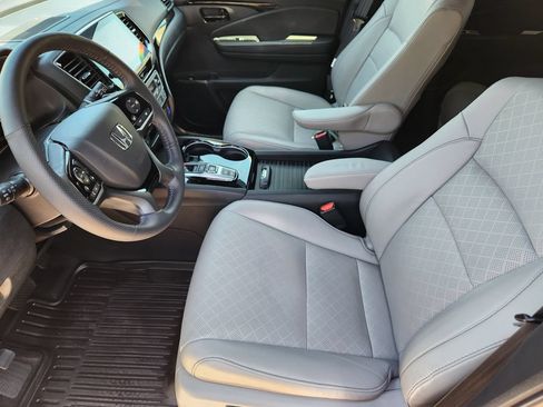 Used 2023 Honda Passport Elite image 11