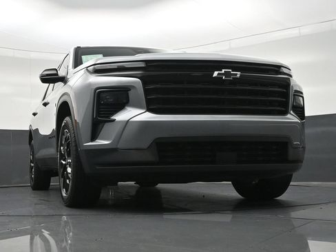 Used 2025 Chevrolet Traverse LT w/ Midnight/Sport Edition FWD image 31