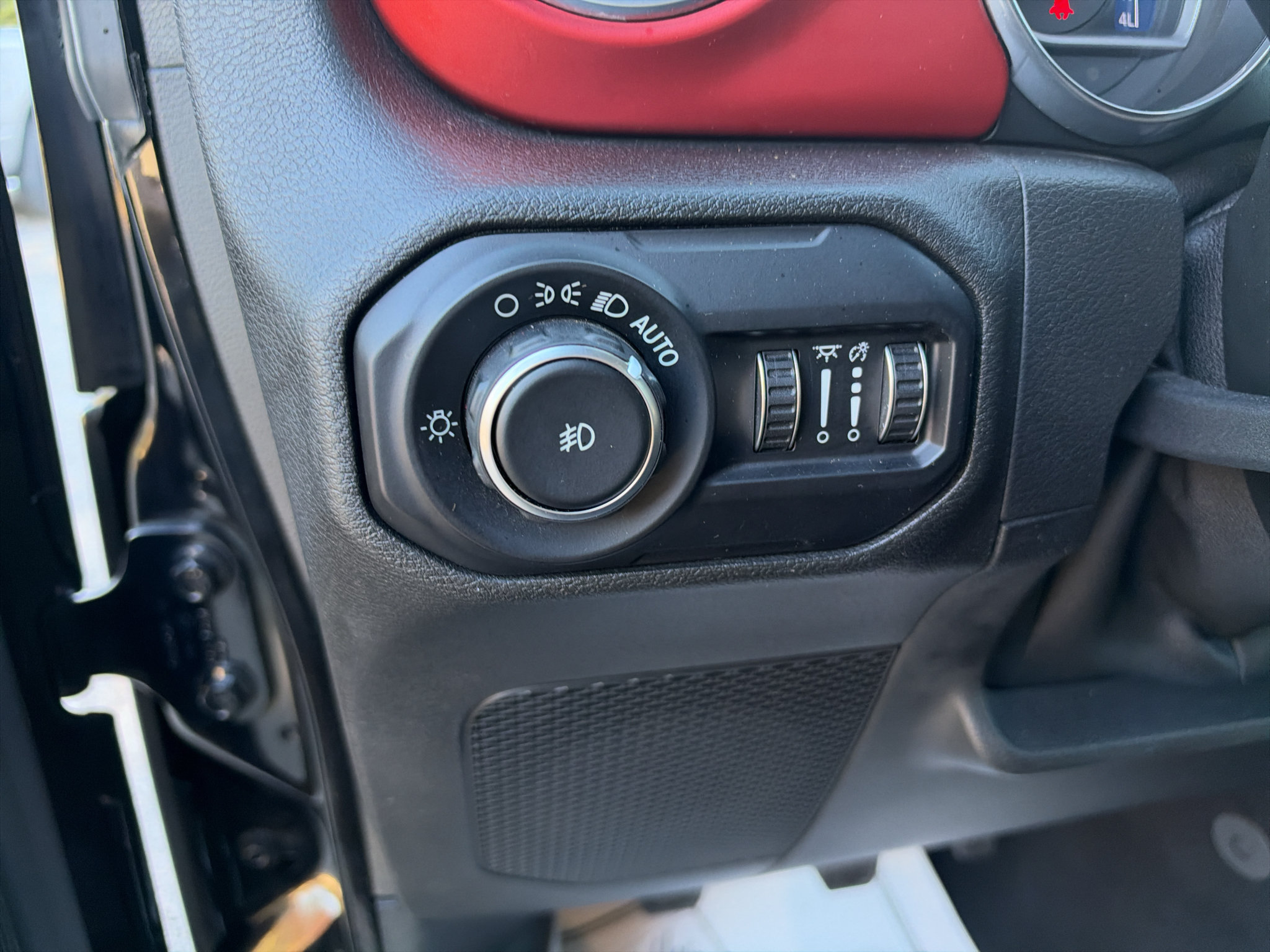 Used 2018 Jeep Wrangler Unlimited Rubicon AWD/4WD image 9