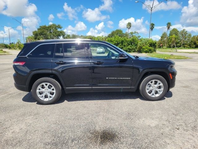 Used 2023 Jeep Grand Cherokee Limited RWD image 4