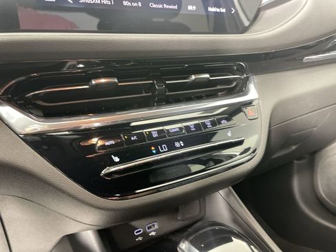 Used 2025 Buick Envista Avenir image 17