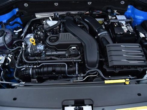 New 2025 Volkswagen Taos SE image 26