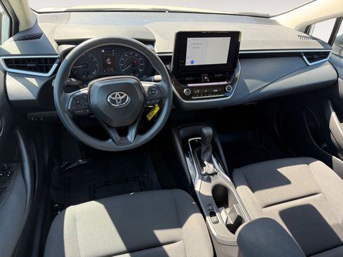 Used 2025 Toyota Corolla LE FWD image 15