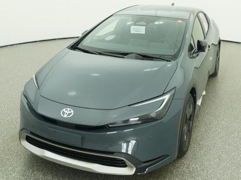 New 2026 Toyota Prius Plug-In Hybrid FWD image 31