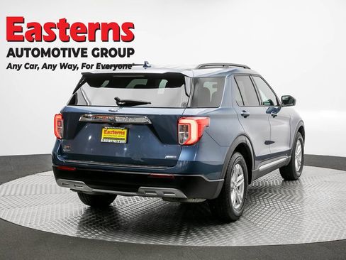 Used 2020 Ford Explorer XLT w/ Equipment Group 202A AWD/4WD image 5