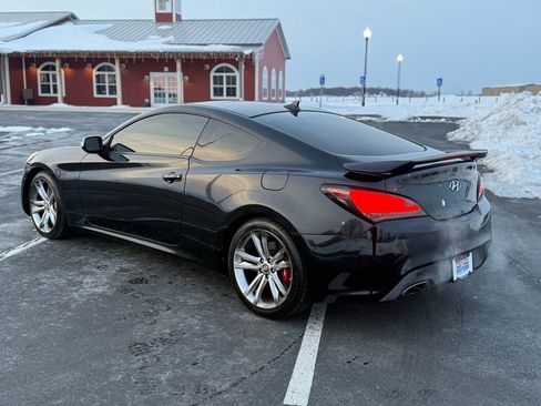 Used 2012 Hyundai Genesis 3.8 image 7
